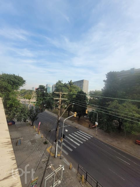 Image 20 - 230282
